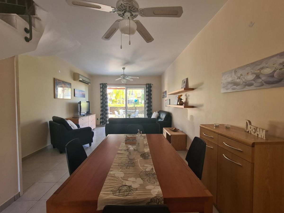 Serena Townhouse 佩亚 外观 照片