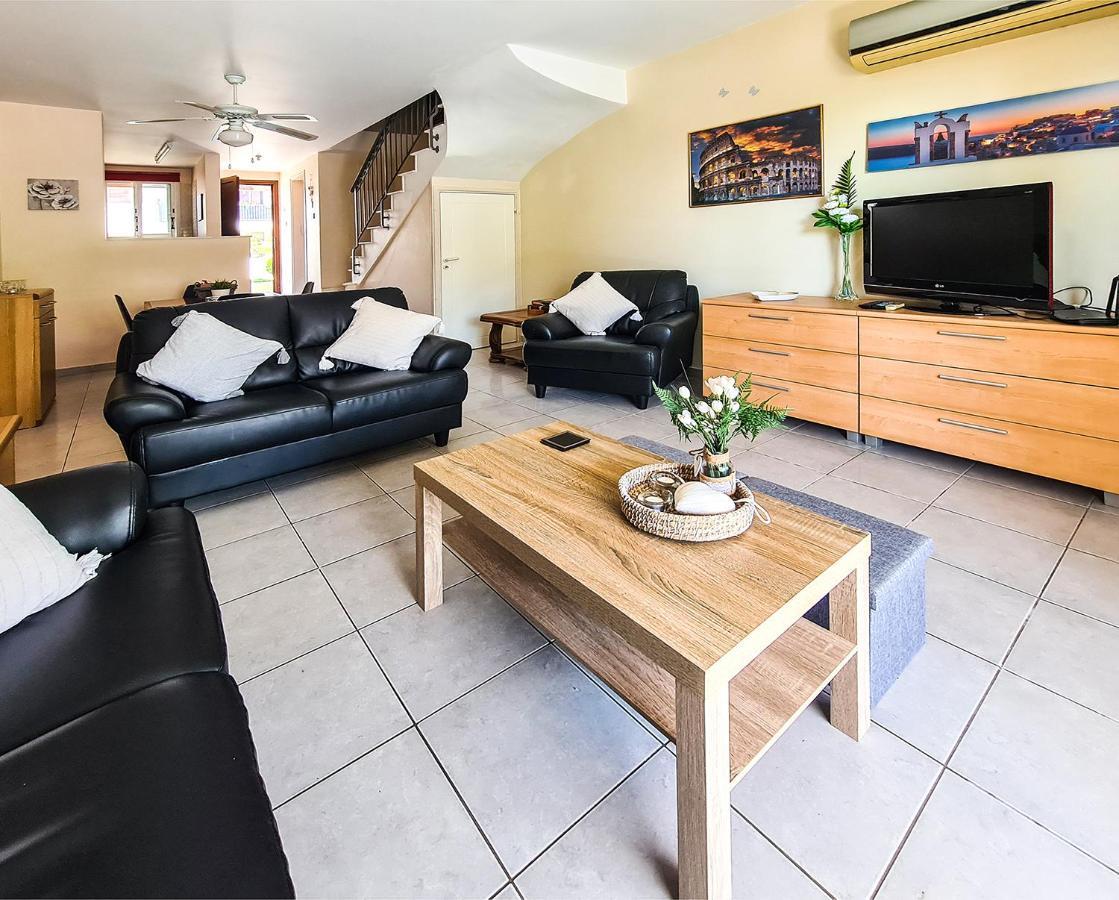 Serena Townhouse 佩亚 外观 照片