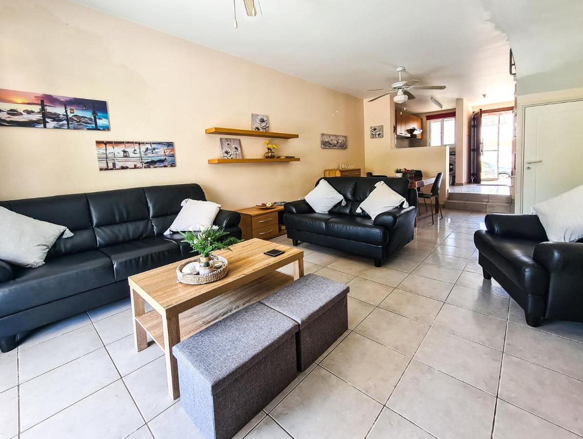 Serena Townhouse 佩亚 外观 照片